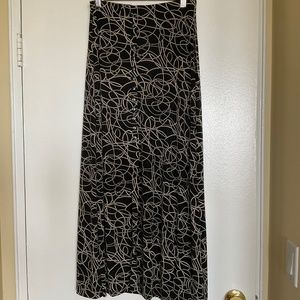 Susan Lawrence Full Length Skirt - Size Medium
